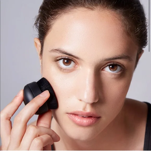 🆕 Artis PALM BRUSH MINI - BLACK FINISH - Picture 2 of 3